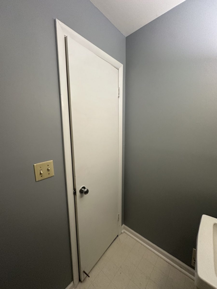 bathroom after painting Preview Image 2