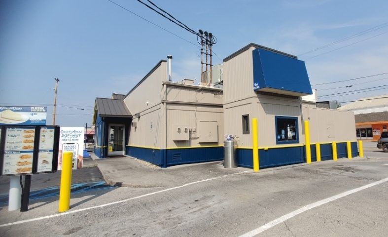 restaurant exterior painting refresh Preview Image 2