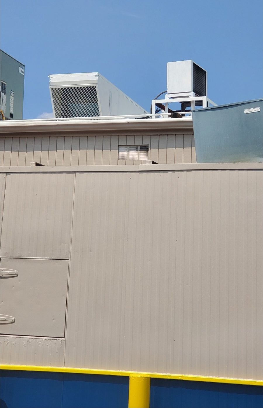 restaurant after painting Preview Image 4