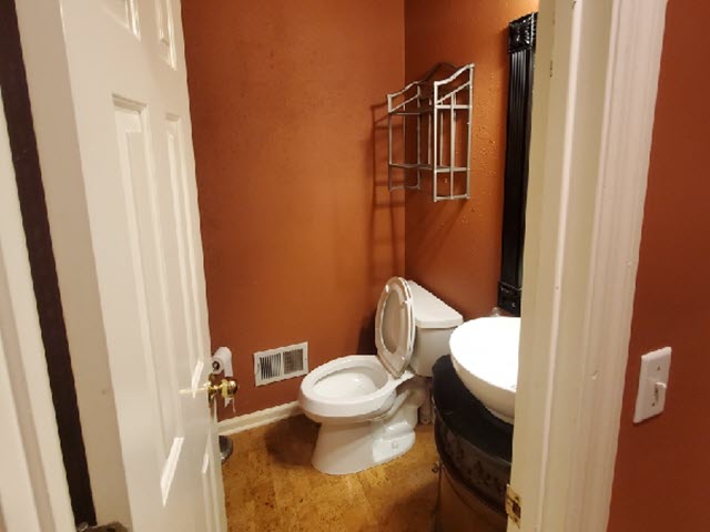 photo of powder room to be repainted