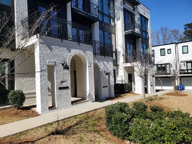 photo of repainted townhome community in atlanta Preview Image 3