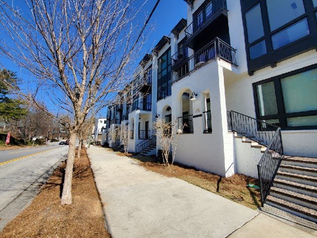 photo of repainted townhome community in atlanta Preview Image 2