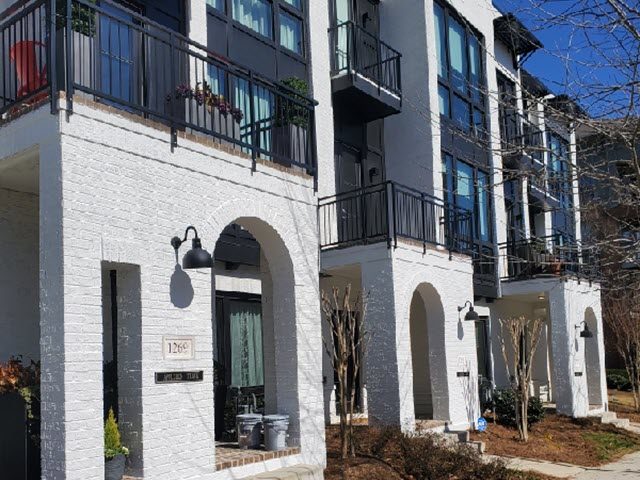 photo of repainted townhome community in atlanta Preview Image 5