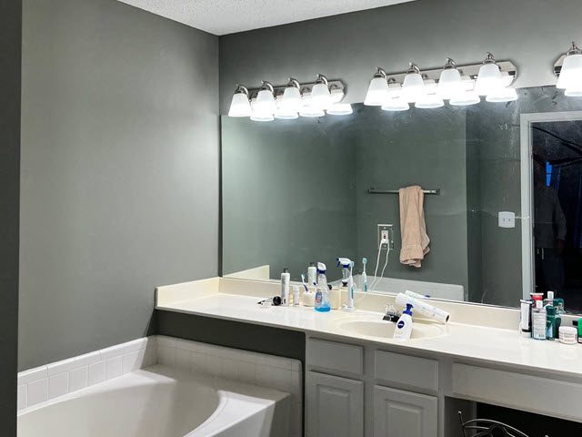 photo of repainted bathroom in roswell Preview Image 1