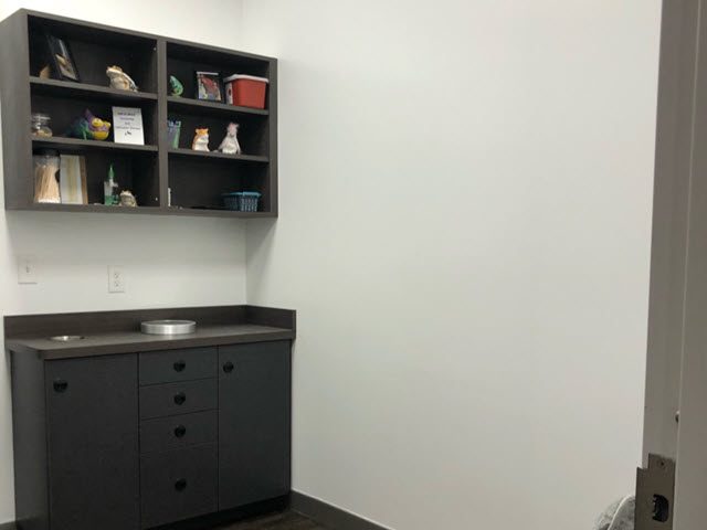 east roswell vet hospital - repainted interior walls Preview Image 1