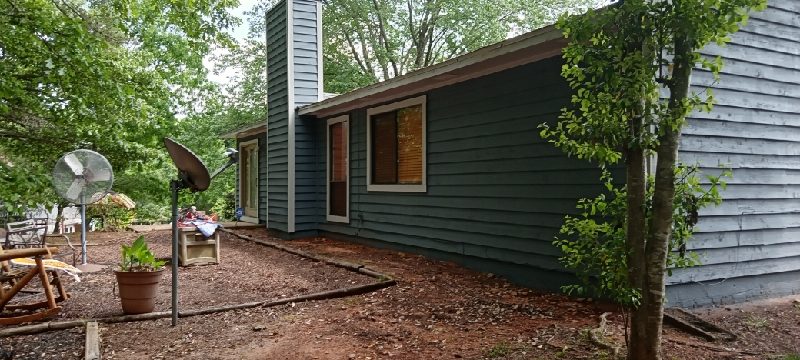 photo of exterior in Alpharetta before being repainted Preview Image 1