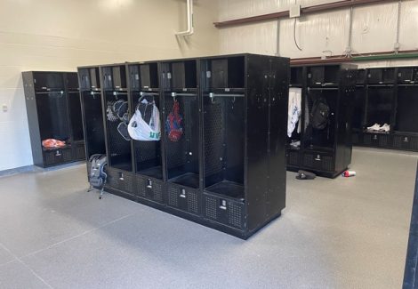 photo of roswell high school locker rooms before being repainted