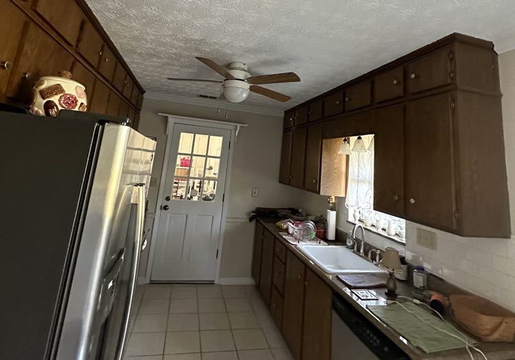 Photo of repainted kitchen Preview Image 2