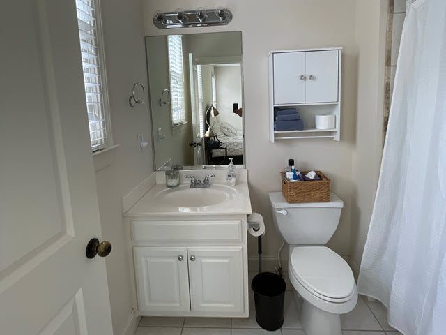 photo of repainted bathroom in roswell Preview Image 2