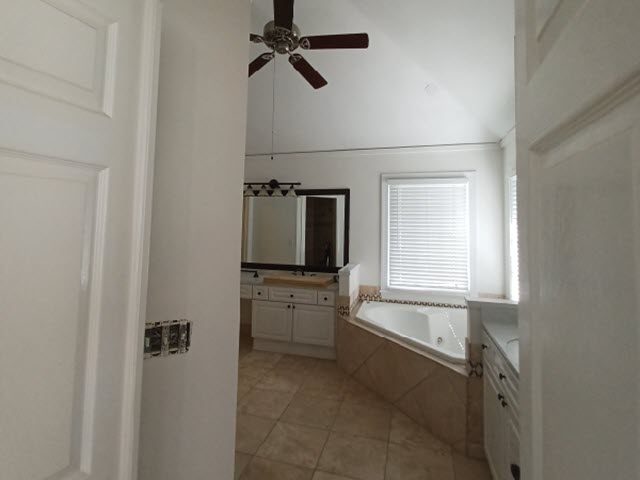 photo of repainted bathroom in roswell Preview Image 6