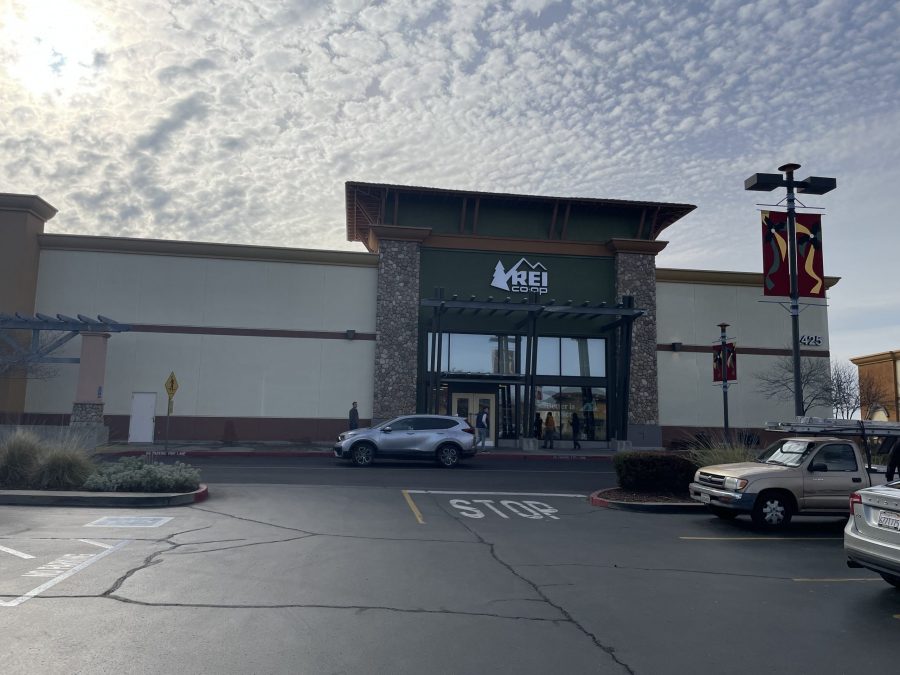 Commercial Pressure Wash and Paint – REI