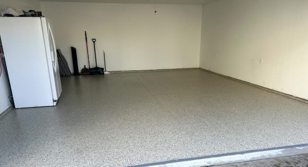 Garage Floor Project Using Polyaspartic Flake