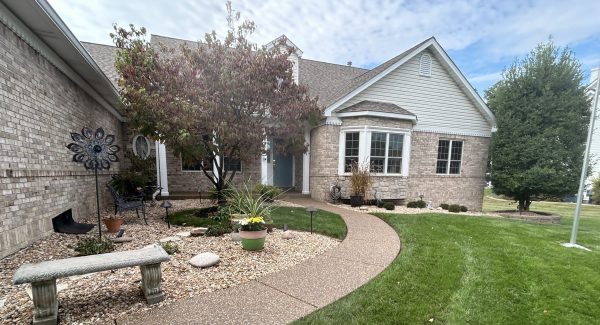 Residential Driveway Project With Gloss Finish Sealant in Weldon Spring, MO