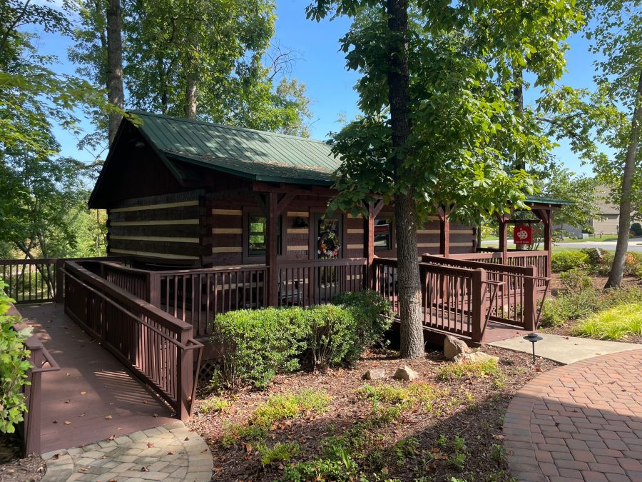 Tree Tops Log Cabin Townhomes fence and decks Preview Image 6