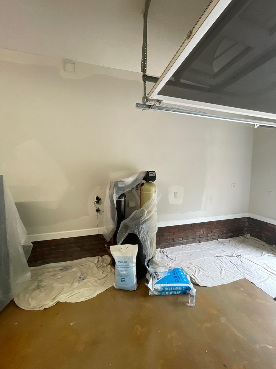 home garage during interior repaint Preview Image 11