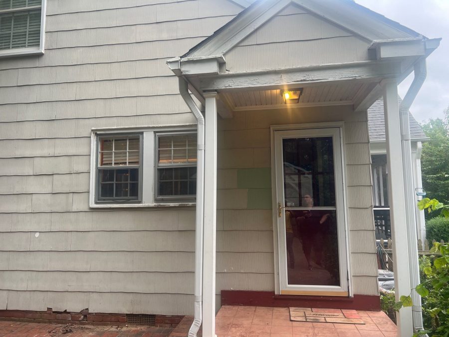 home exterior with worn siding Preview Image 7