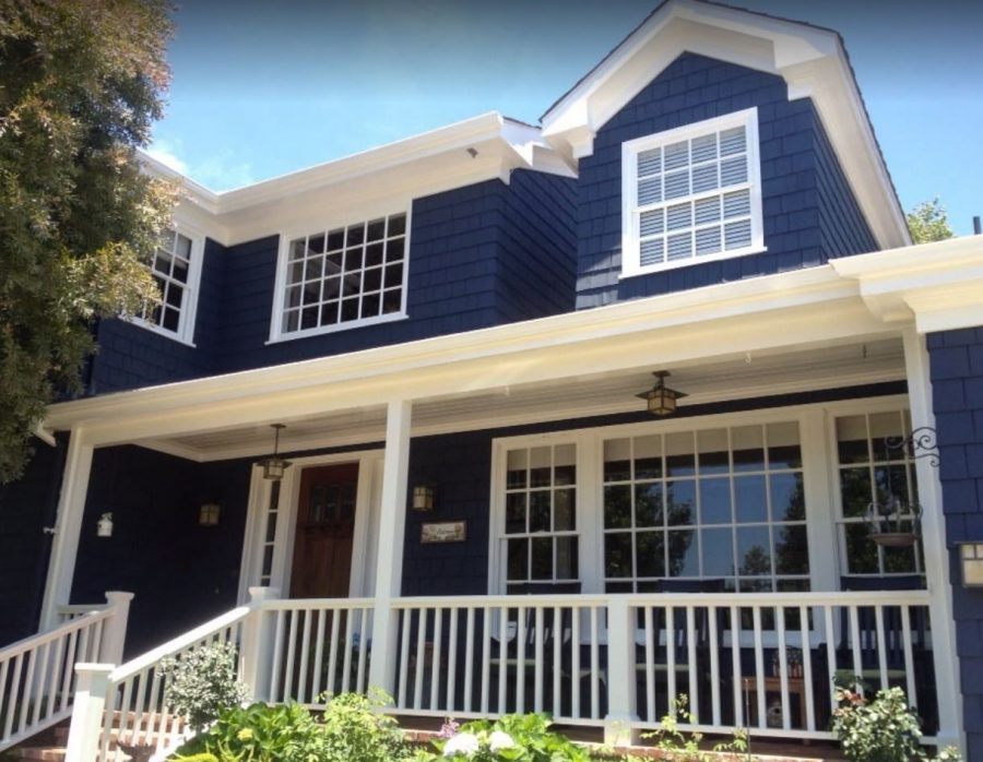 This home chose a very popular color choice we saw in 2022: blue with white trim. We love this color combination and think it'll stick around for years to come!