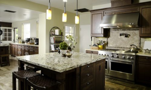 open_kitchen_beige_darkwood_modern