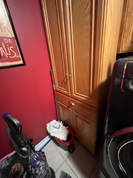 dated home laundry room Preview Image 6