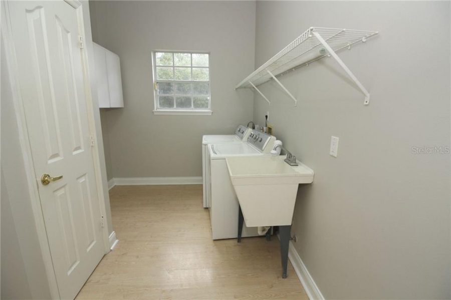 North orlando laundry room repaint Preview Image 5