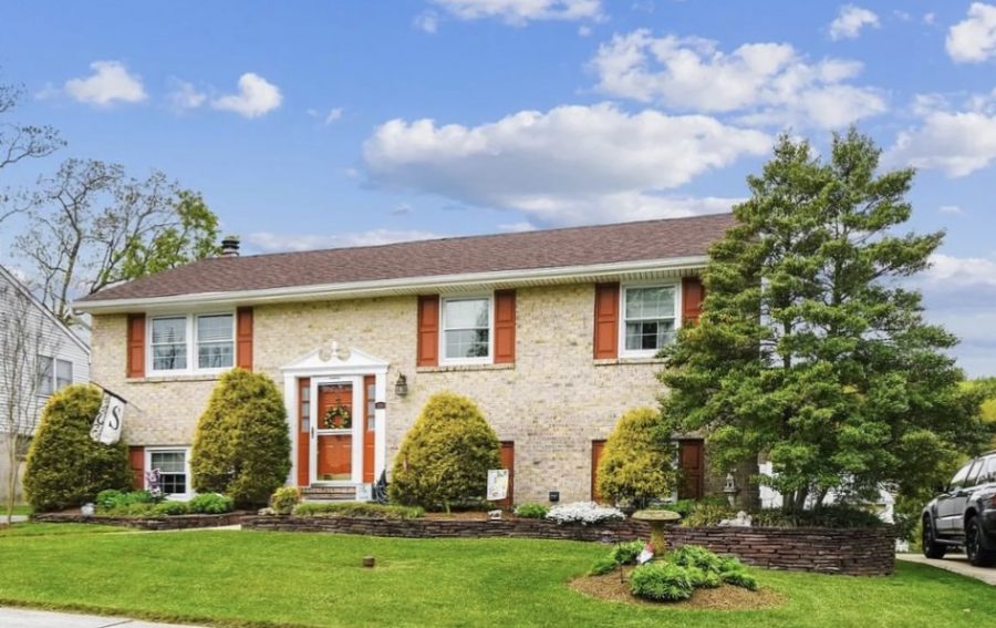 house with brick before repaint Preview Image 2