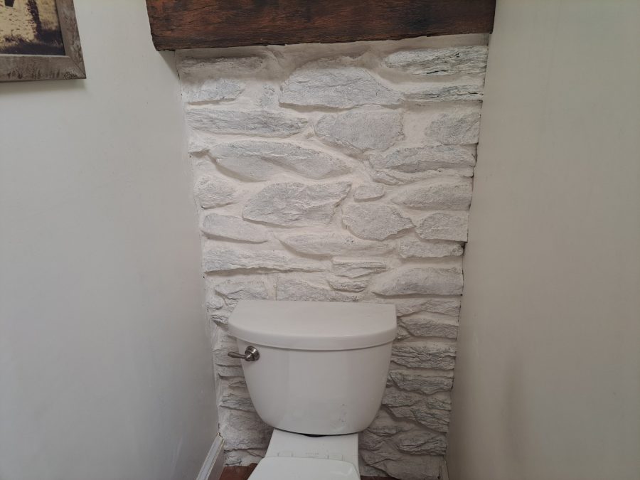 bathroom with whitewashed stone wall Preview Image 2