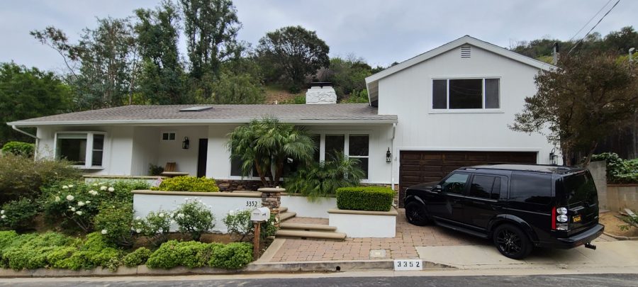Exterior photo of stucco house in Sherman Oaks after being painted. Preview Image 1
