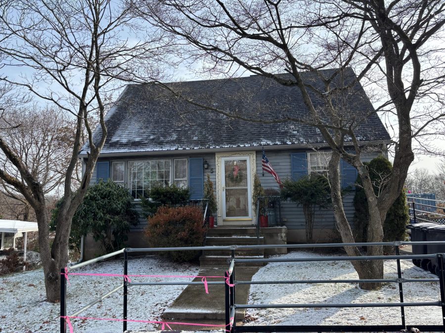 cape cod style house before repaint Preview Image 1