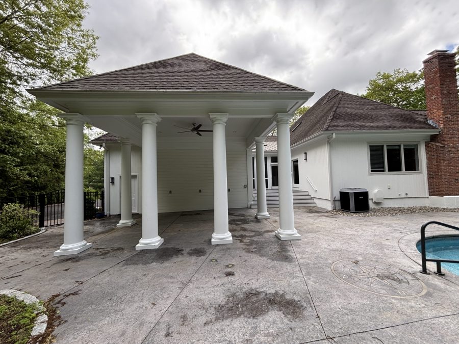 covered drive in front of home Preview Image 5