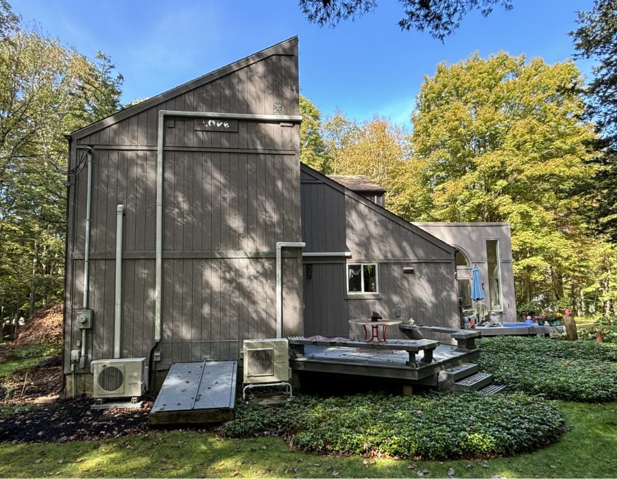 house exterior before repaint Preview Image 1