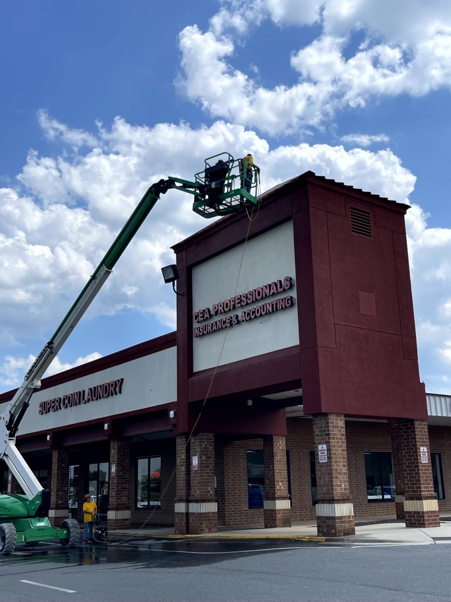 independence shopping center exterior painting Preview Image 2