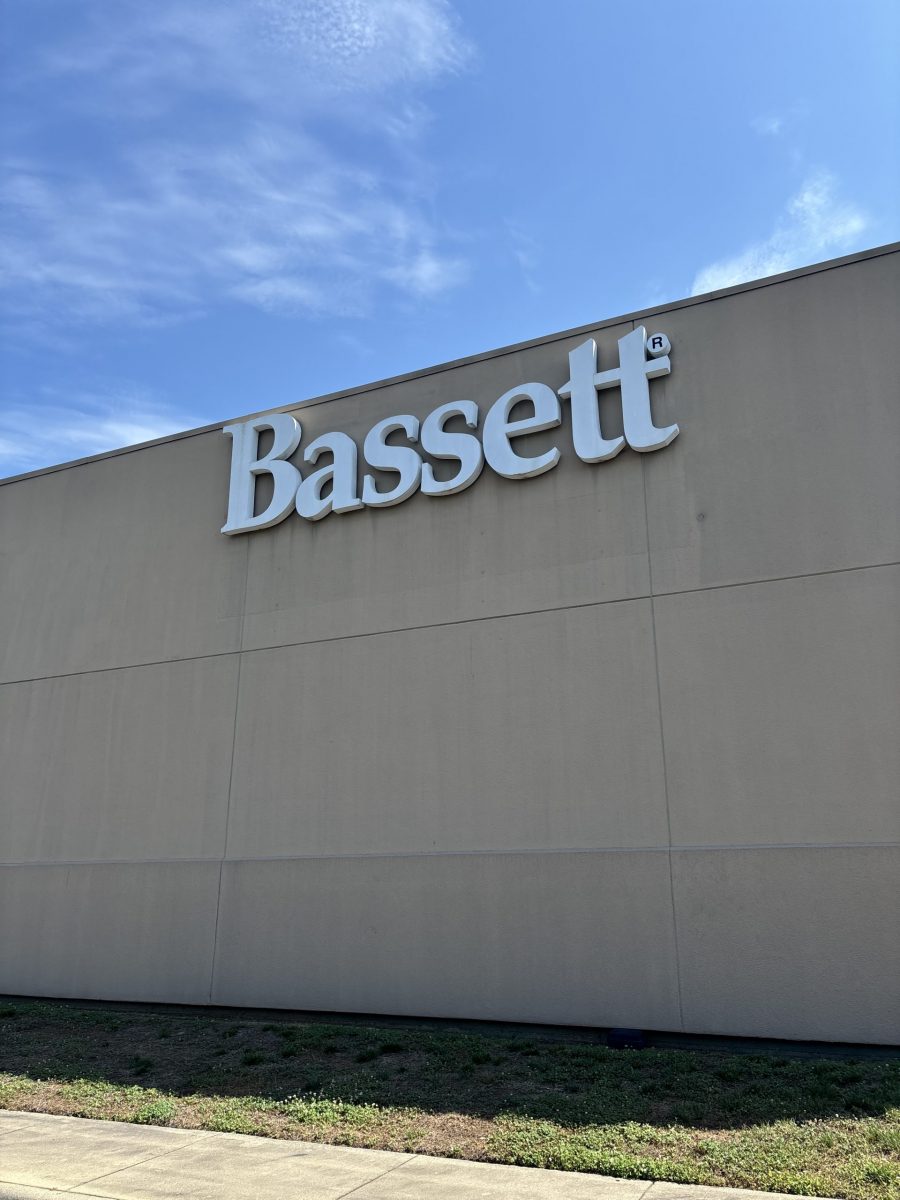 Bassett Commercial Building Before Painting Preview Image 8