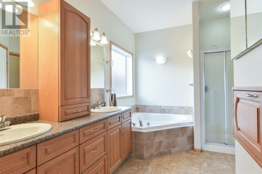 bathroom after paint job Preview Image 4