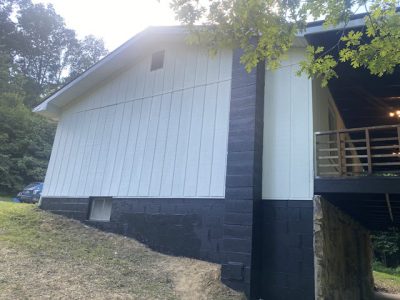 photo of repainted barn in jeffersonville