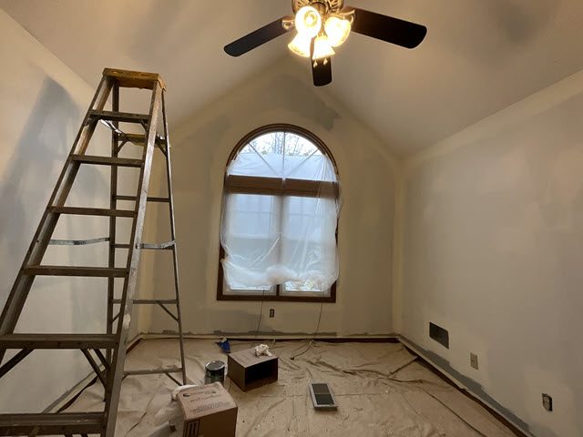 photo of interior in clarksville before being repainted Preview Image 3