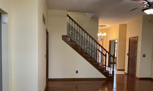 photo of interior in clarksville before being repainted