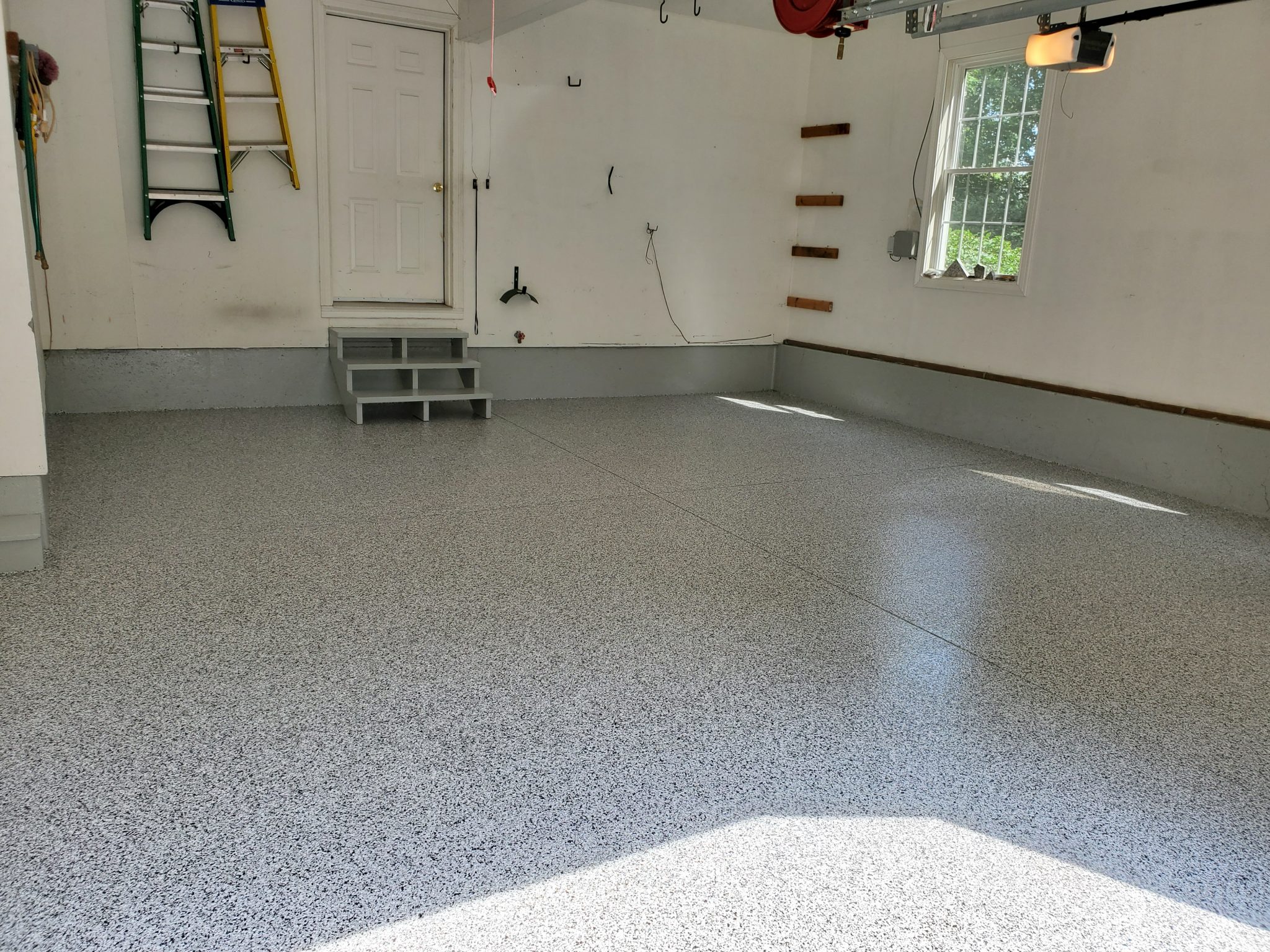 Concrete Staining | Epoxy Finish Application of Floors