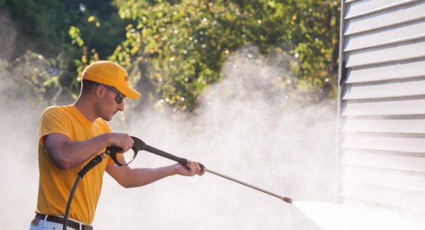 5 Reasons to Power Wash Your Home