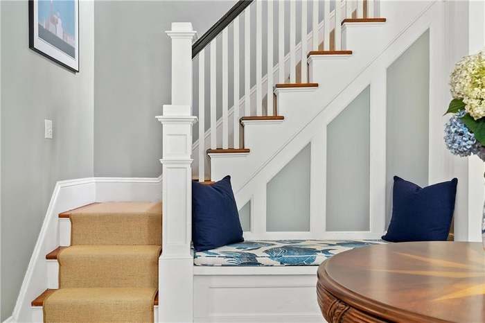 Neutral Color Stairway Preview Image 3