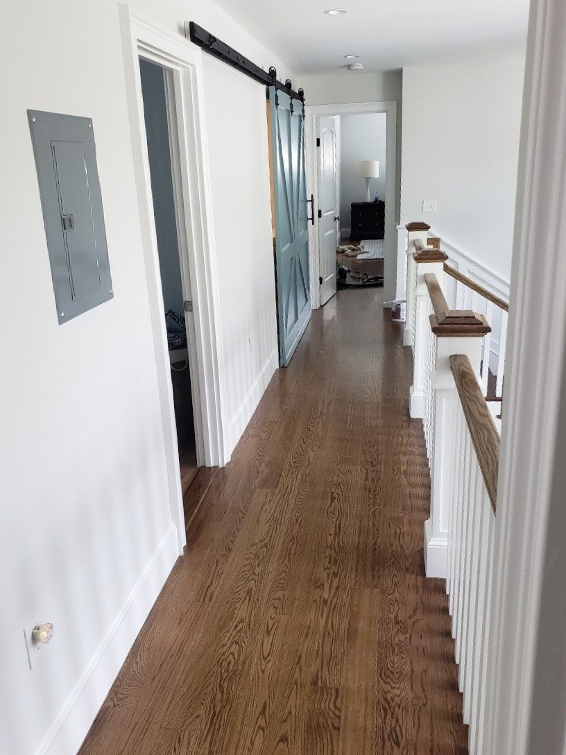 Narrow Hallway Preview Image 7