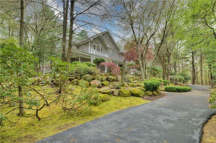 driveway view of exterior paint job Preview Image 6