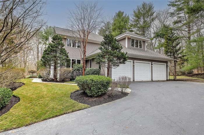 garage view of exterior paint job Preview Image 4