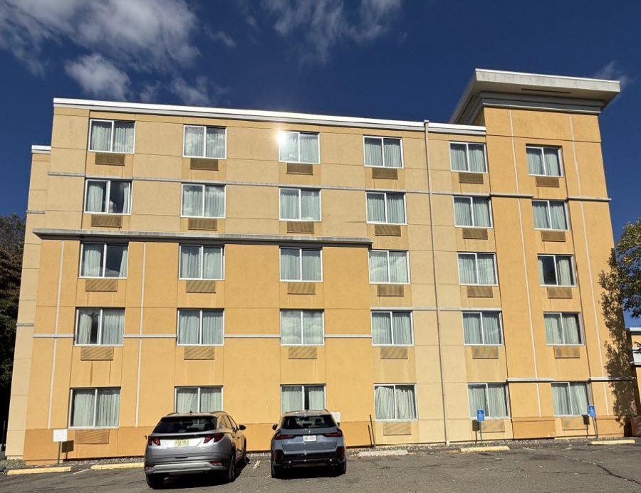 Side of LaQuinta Hotel Before Exterior Painting Preview Image 4