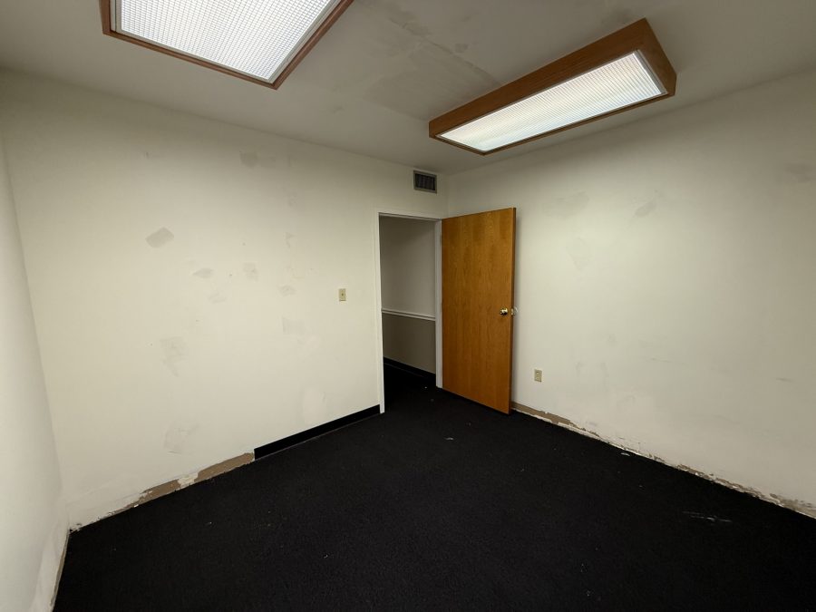 office interior before repaint Preview Image 5