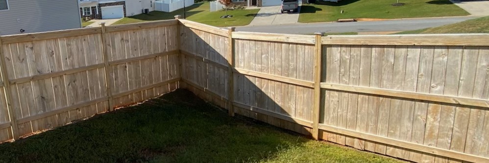 Fence Staining in Lyman