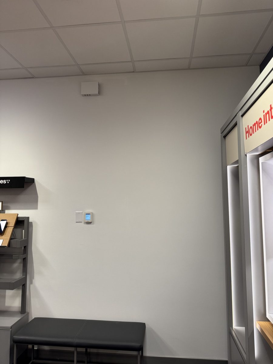 Interior painting of a Verizon store in Spokane Preview Image 6