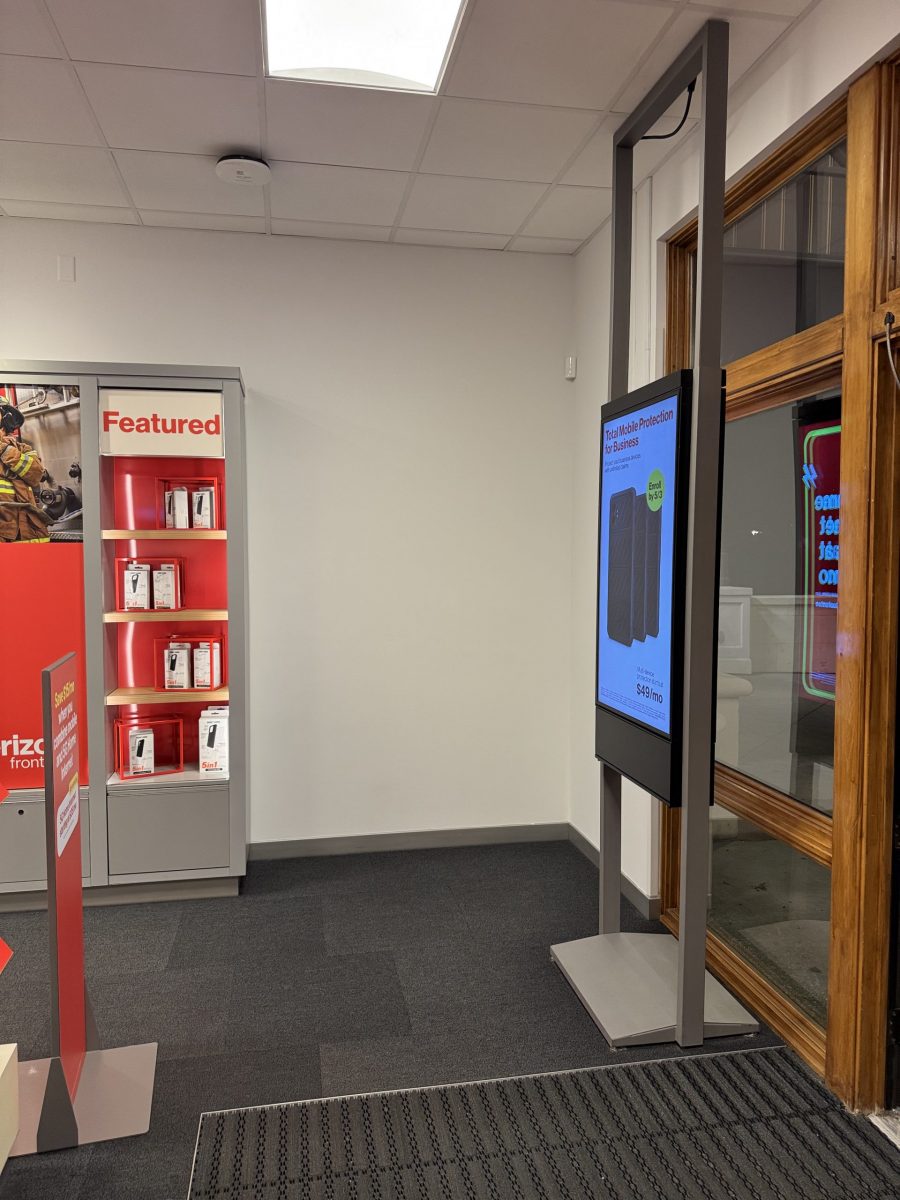 Interior painting of a Verizon store in Spokane Preview Image 1