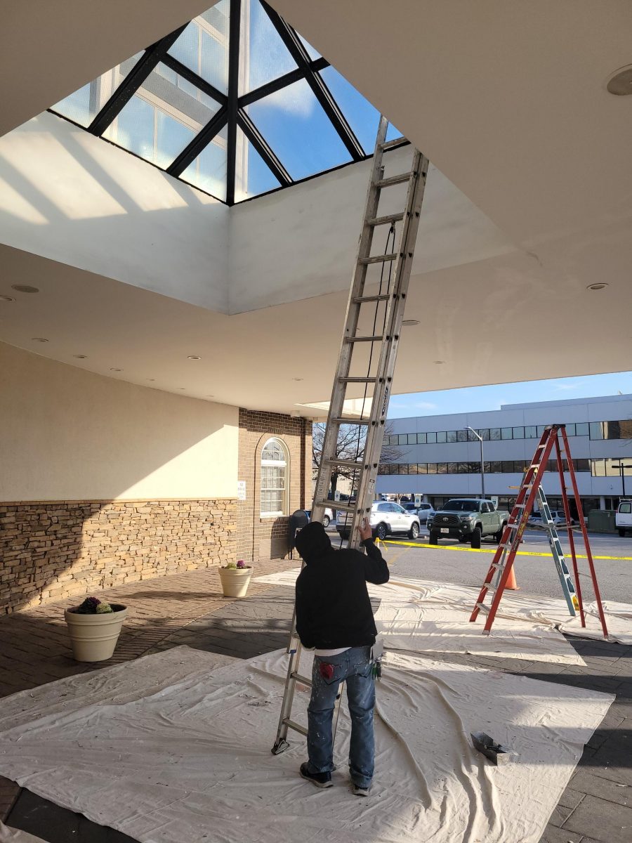 paint and repairs exterior of hilton hotel Preview Image 2