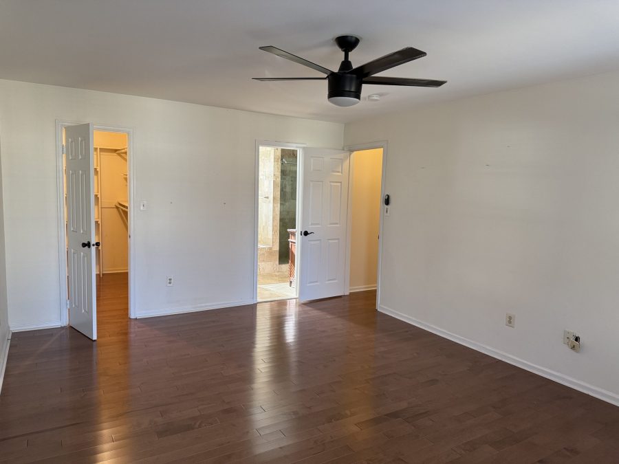 home interior room before repaint Preview Image 22