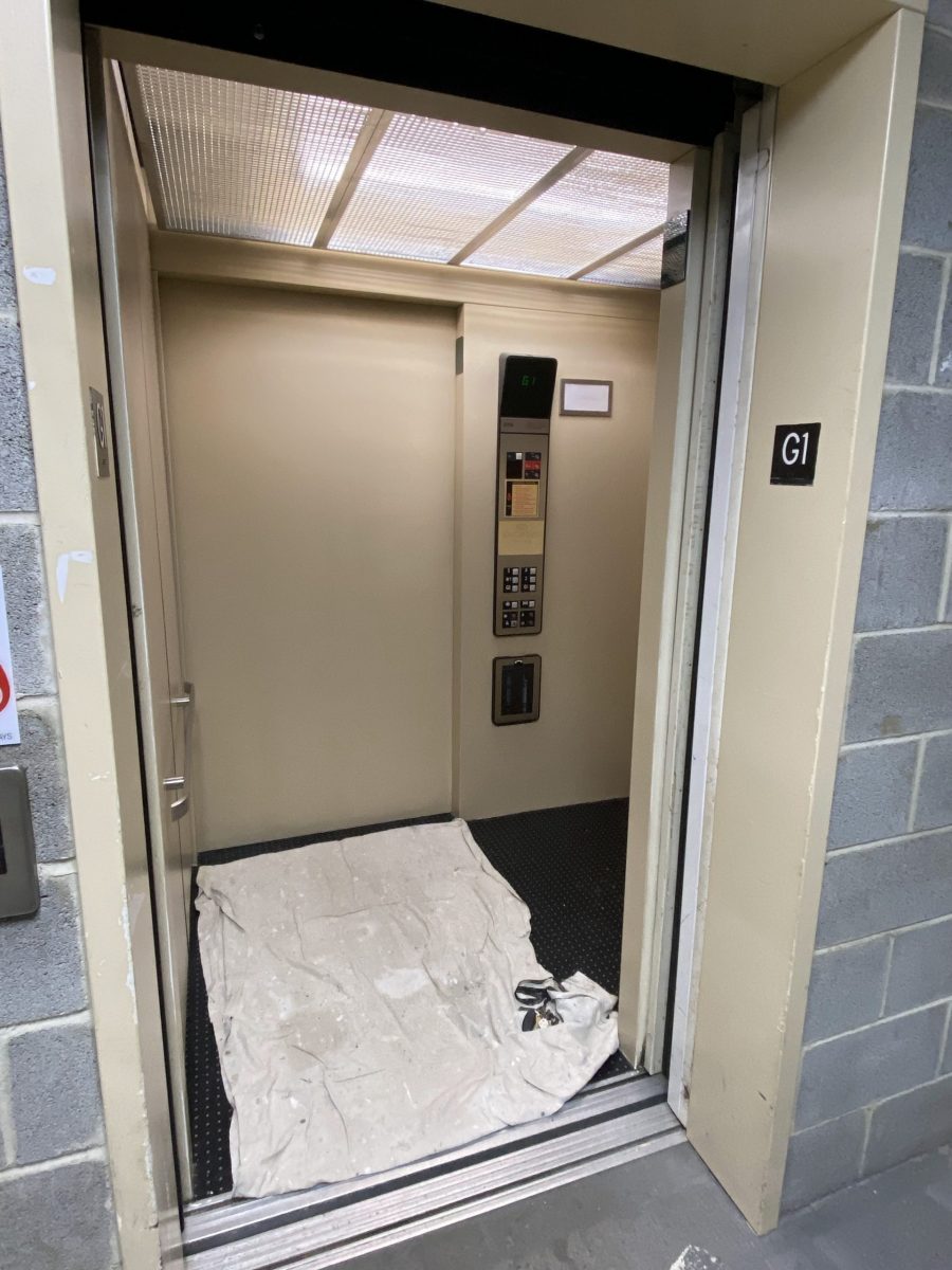 beige painted elevator interior Preview Image 4